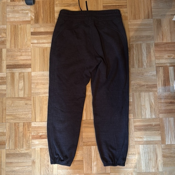 Lululemon insulated sweater pants size 8 - Picture 9 of 9